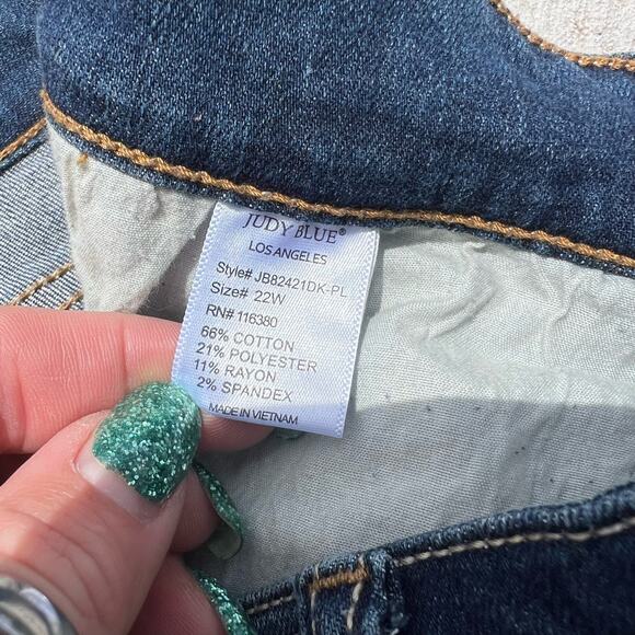 Judy Blue Los Angeles Straight Fit Distressed Raw Cuffed Hem 22W - Picture 4 of 6